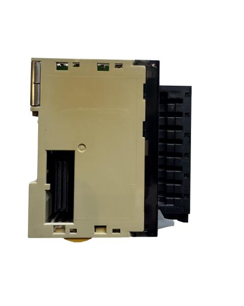 OMRON CJ1W-DA08V {SCREWLESS}  (Refurbished & NOT TESTED)